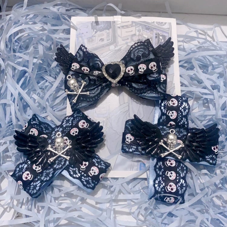 Schwarz-blaue Skelettmuster-Flügel-Jirai-Kei-Haarspange