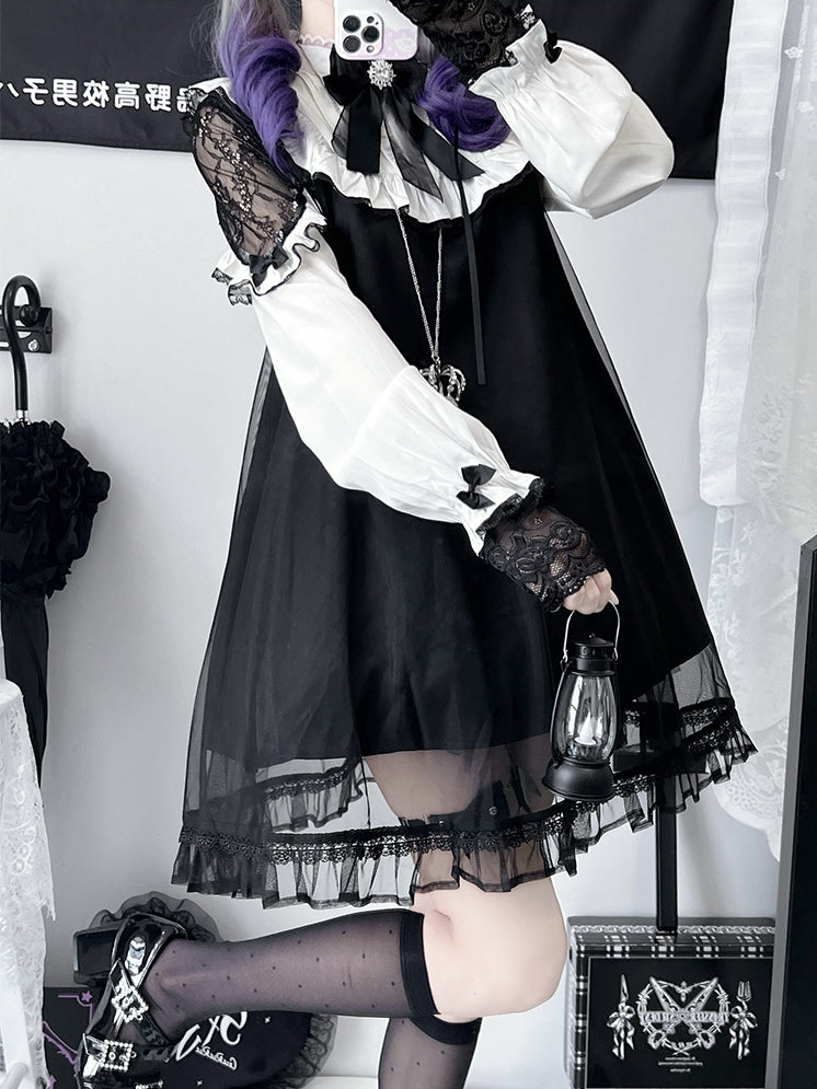 Jirai Kei – Schwarzes, langärmliges Kleid mit Spitzenaufnähern an den Schultern und Netzstoffüberzug
