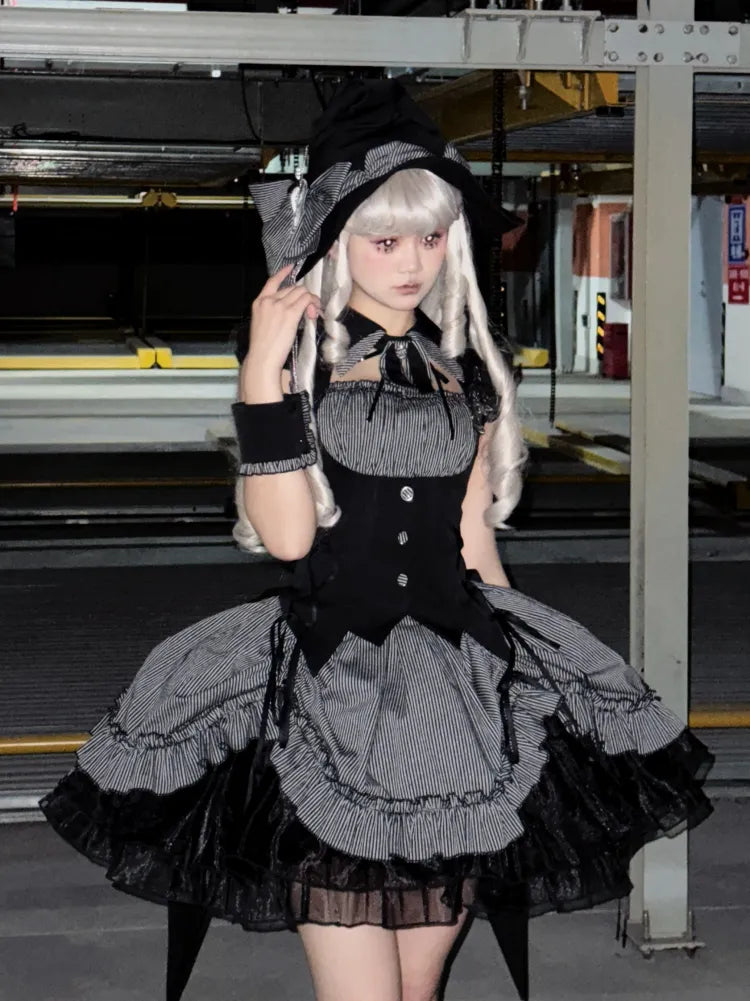 Schwarz/Roter Gothic Lolita Hexenhut mit großer Schleife und Spinnennetzkette