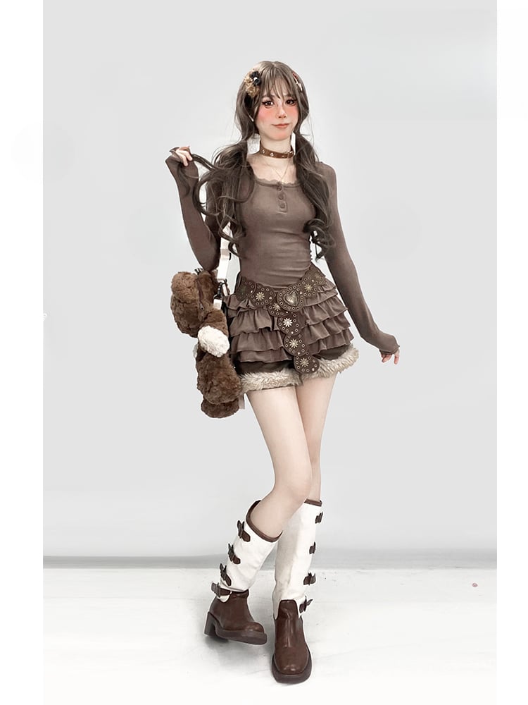 ヴィンテージブラウンのラウンドネックレーストリムのグラマラススリムフィットミニティアードドレス