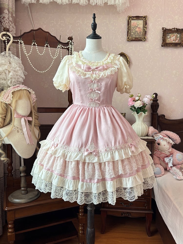 Süßes Lolita-Kleid mit Puffärmeln, Schleife, leichten Details, rosa OP, gestufter Spitzenbesatz