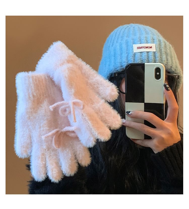 Flauschige Strickhandschuhe mit Schleife