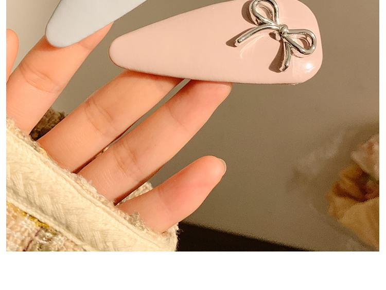 フェイクレザークリップボウヘア
