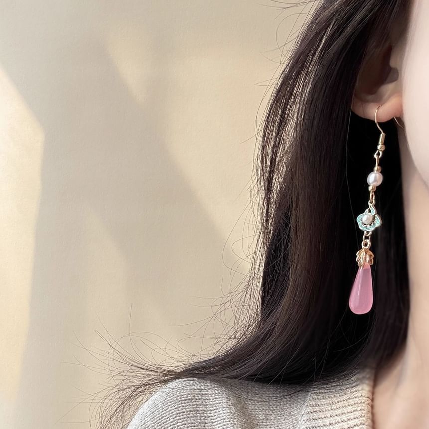 Faux Dangle Pearl Earring