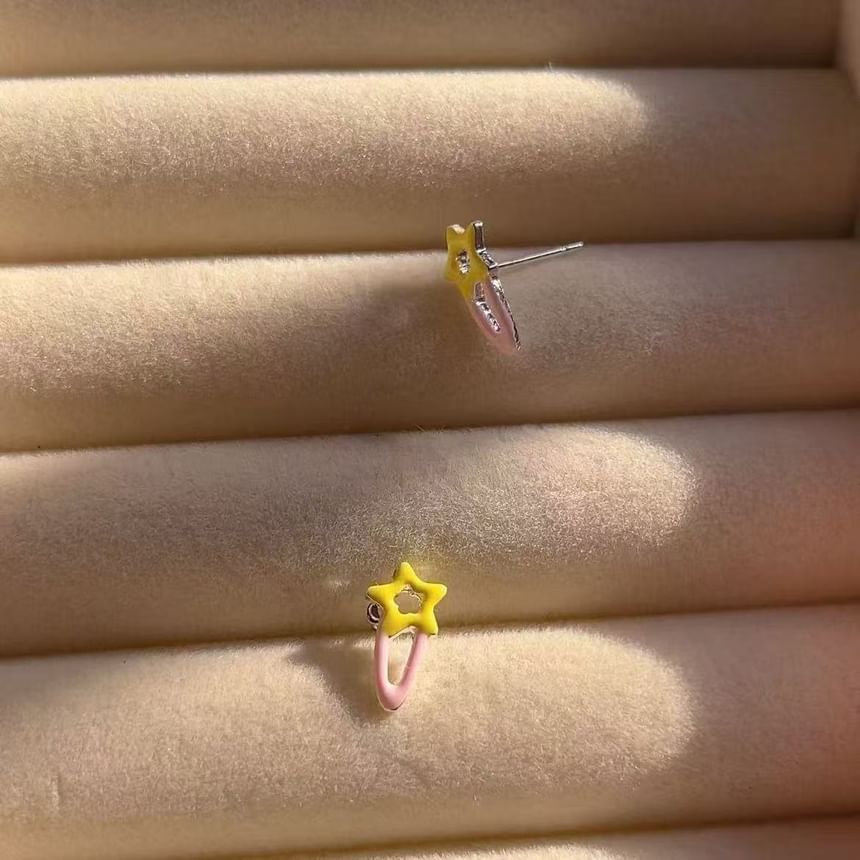 Star-Shaped Earring Stud