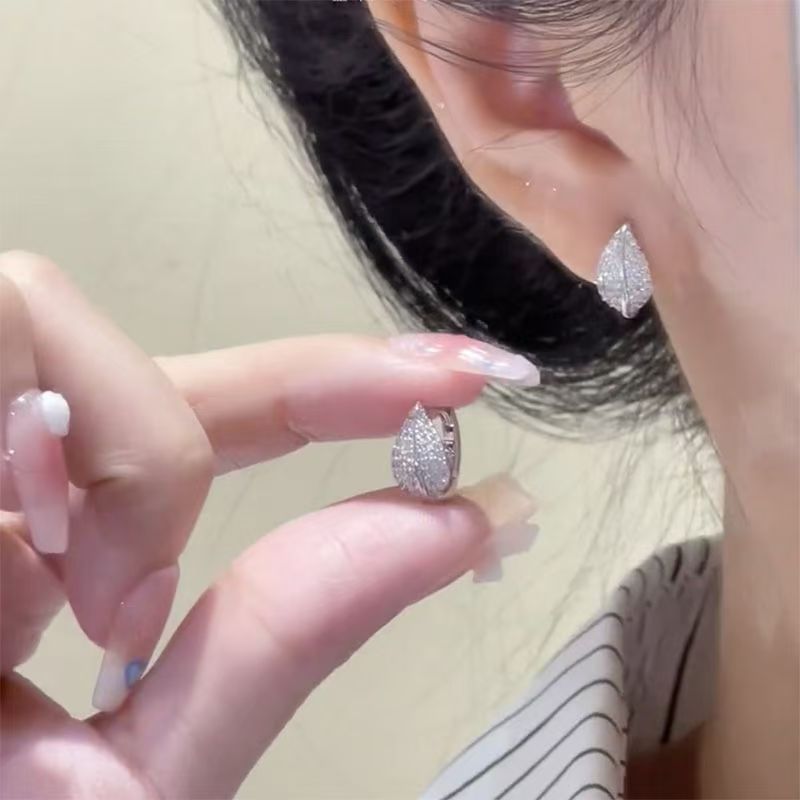 Rhinestone Stud Leaf Earring