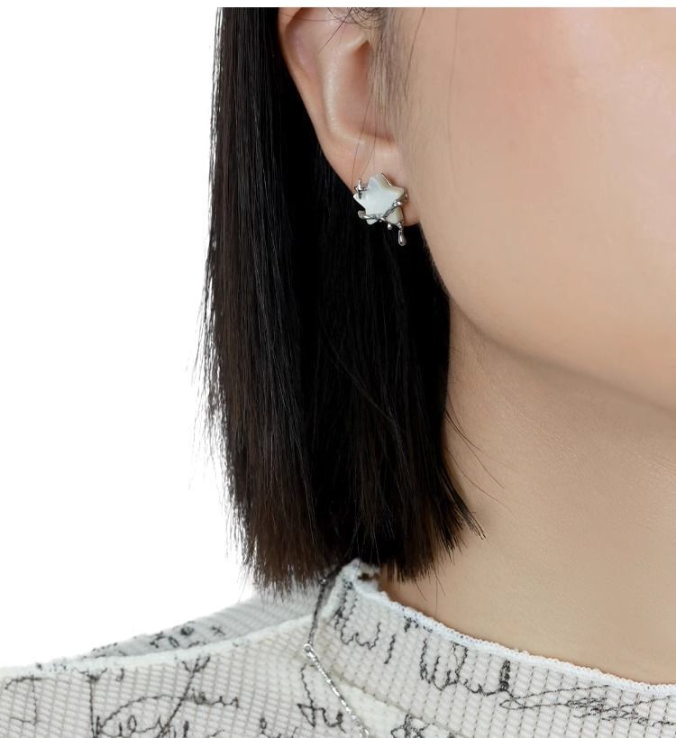 Earring Dangle Star