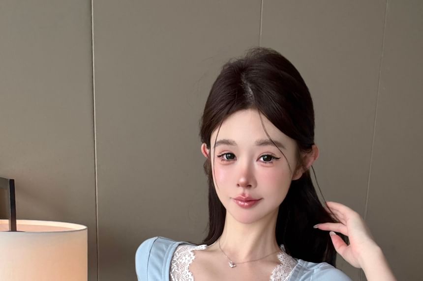 Lace Short Panel Top V-Neck Sleeve Bow