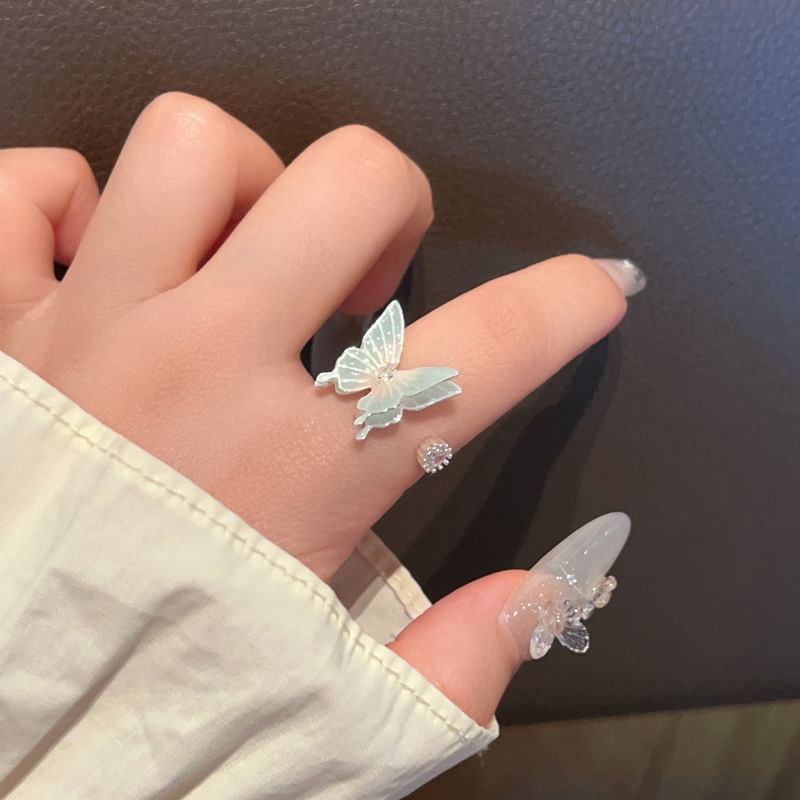 Open Ring Butterfly