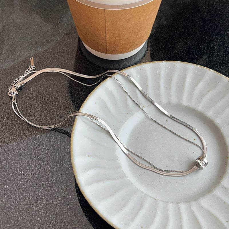 Circle Pendant Snake Chain Necklace