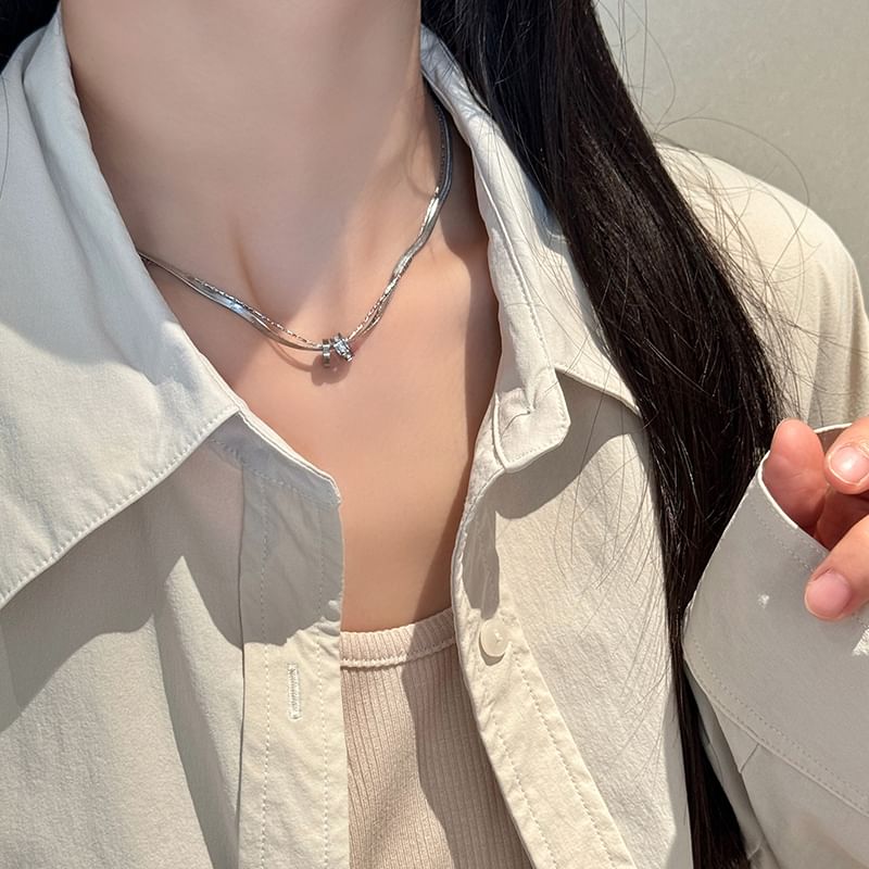 Circle Pendant Snake Chain Necklace
