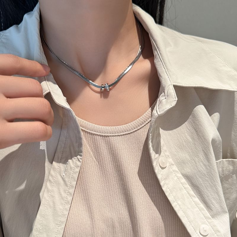 Circle Pendant Snake Chain Necklace
