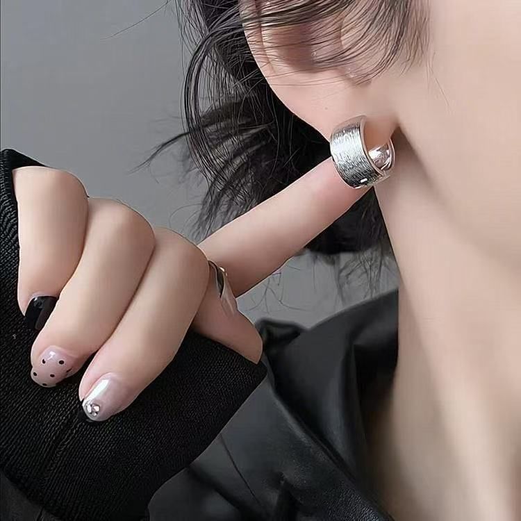 Huggie Alloy Earring Brushed