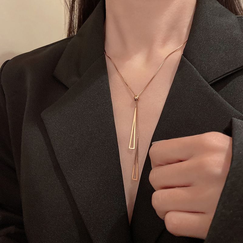 トライアングルネックレスペンダント