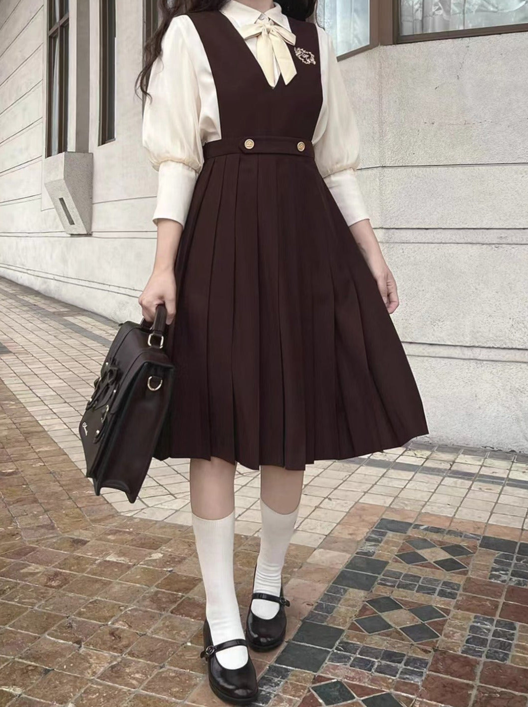 Jupe gilet universitaire en mousseline de soie + style chemise crème accessoires ruban intérieur col en V