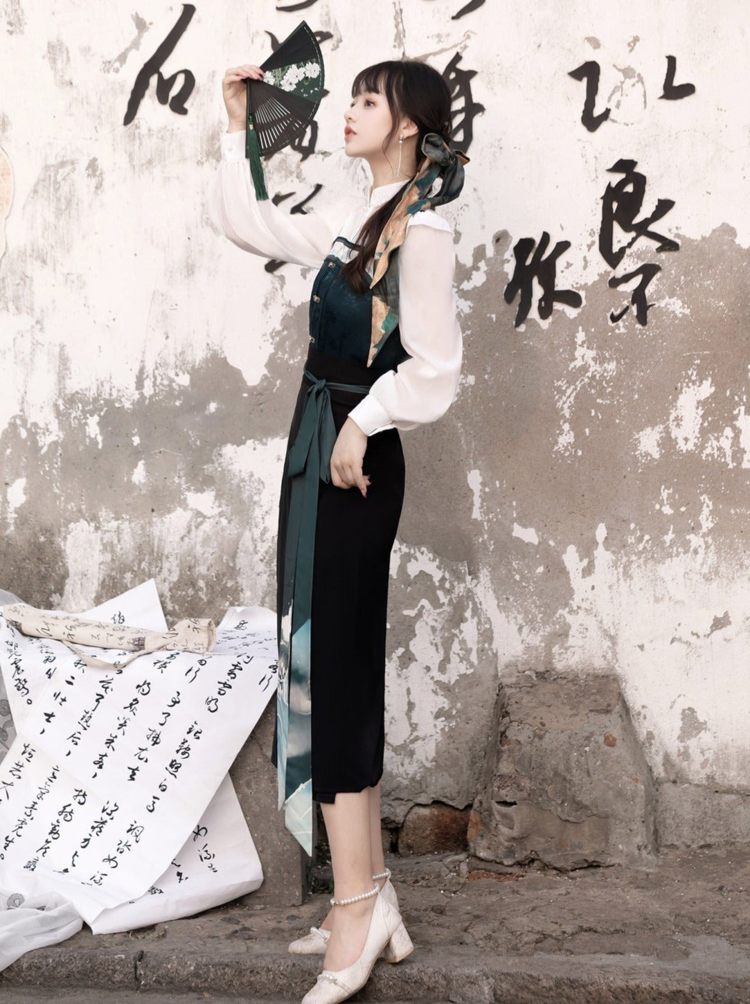 China Suspenders Blouse Green Dark + Skirt + Scarf