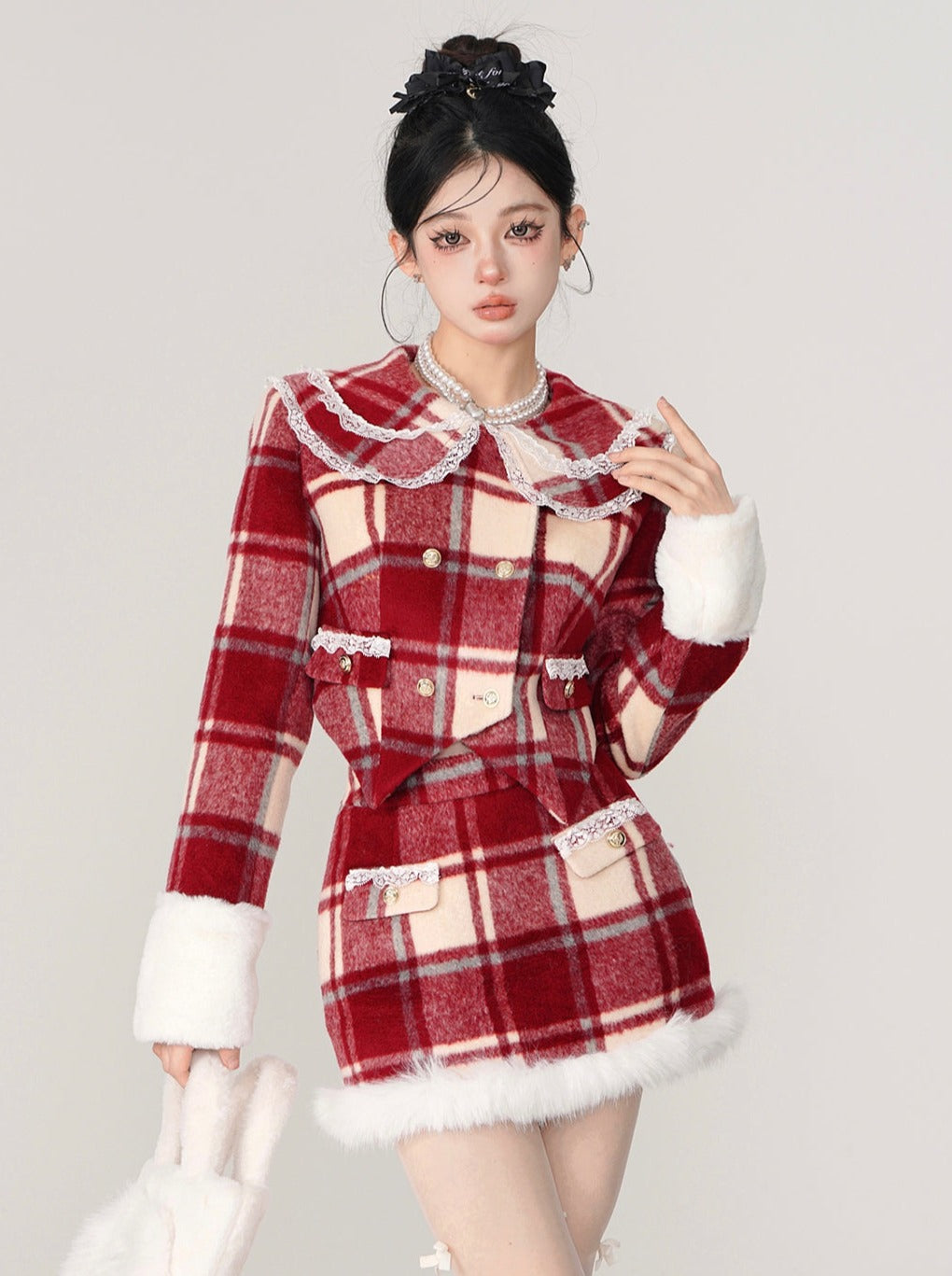 Veste à carreaux rétro avec col en dentelle française et jupe double à carreaux en fourrure