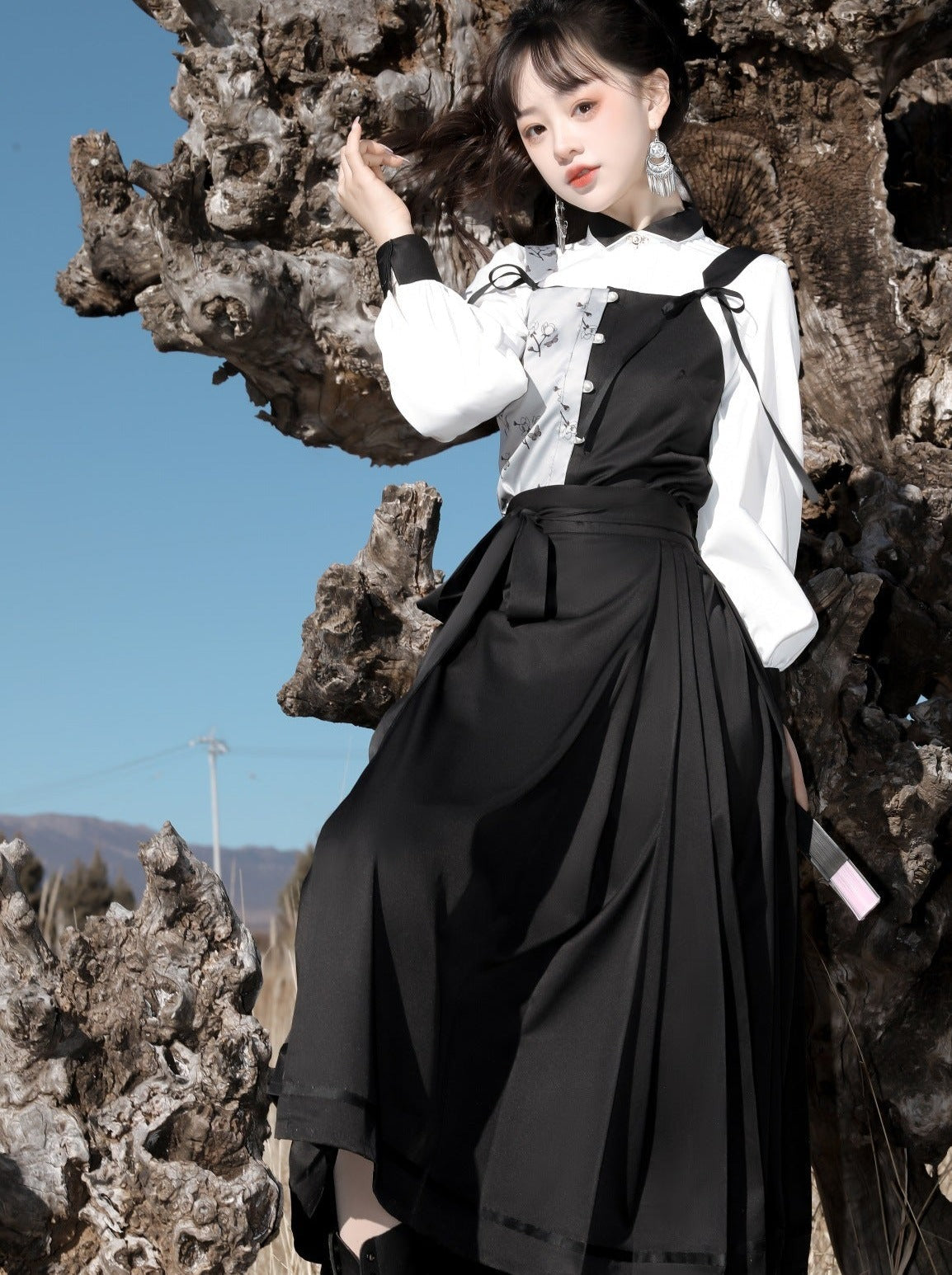 Hosenträger Weste China + Bluse Blume Bi-color Asymmetrisch Dunkel