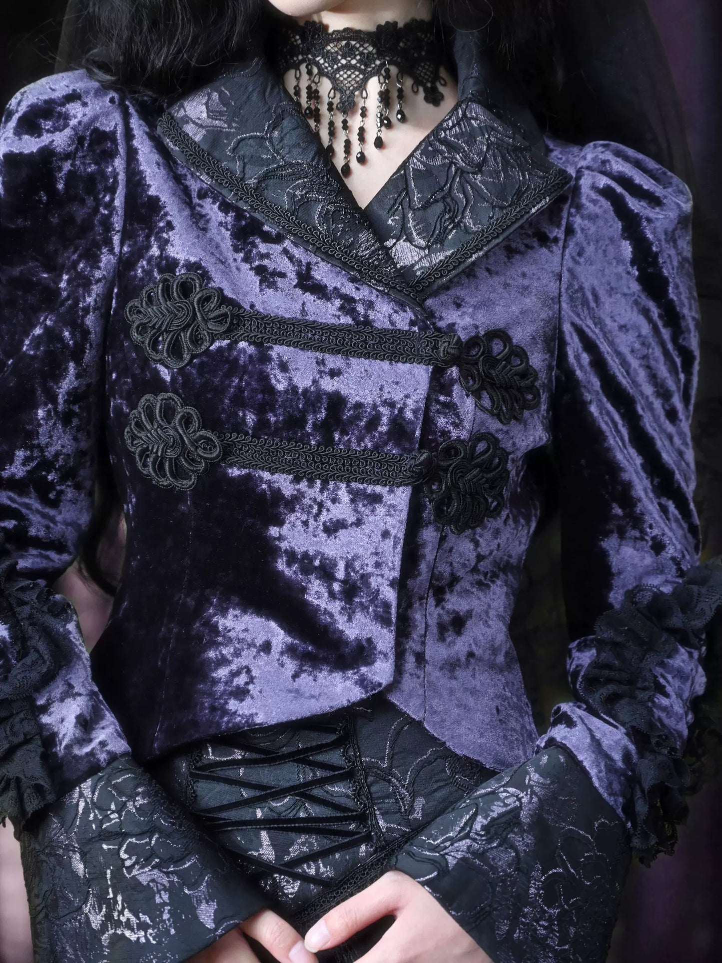 Gothic Samtkragenjacke im europäischen Luna Slim Stand