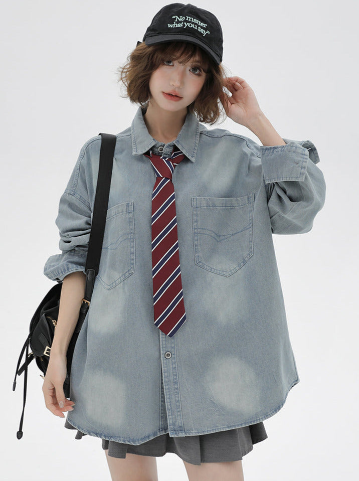 Veste en jean rétro ample avec cravate et chemise américaine