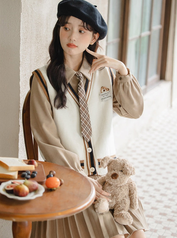 Chemise plissée en tricot universitaire + gilet habillé
