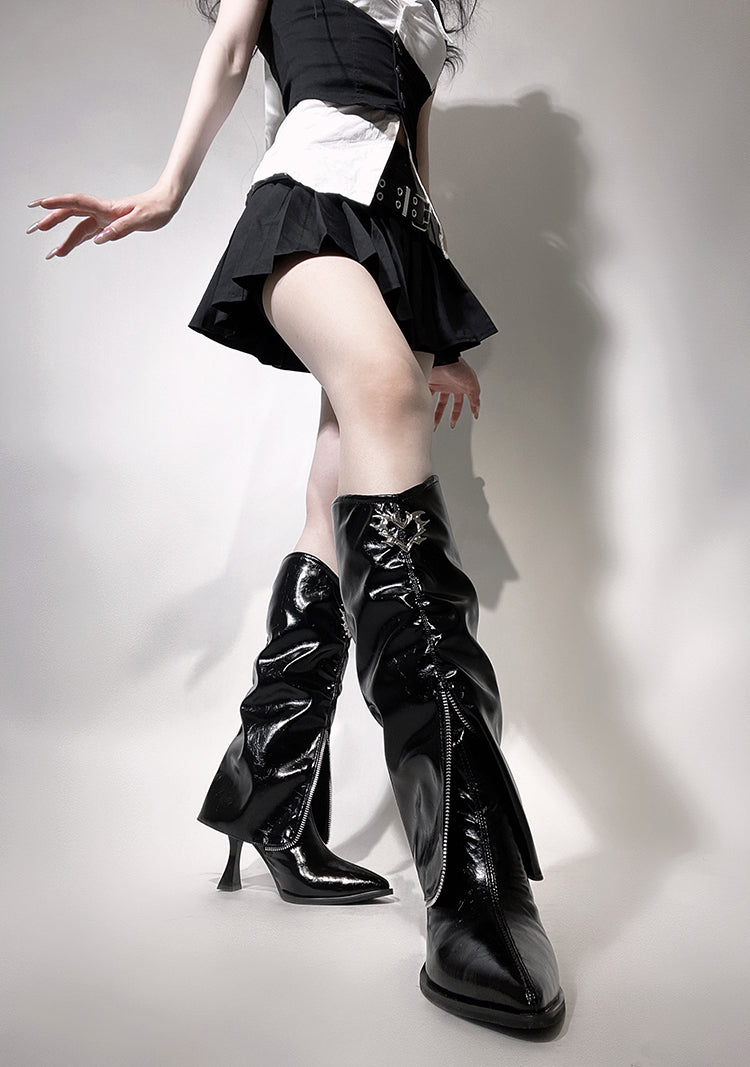 Spitz zulaufende Stiefel mit Retro-Stiletto-Zehenpartie