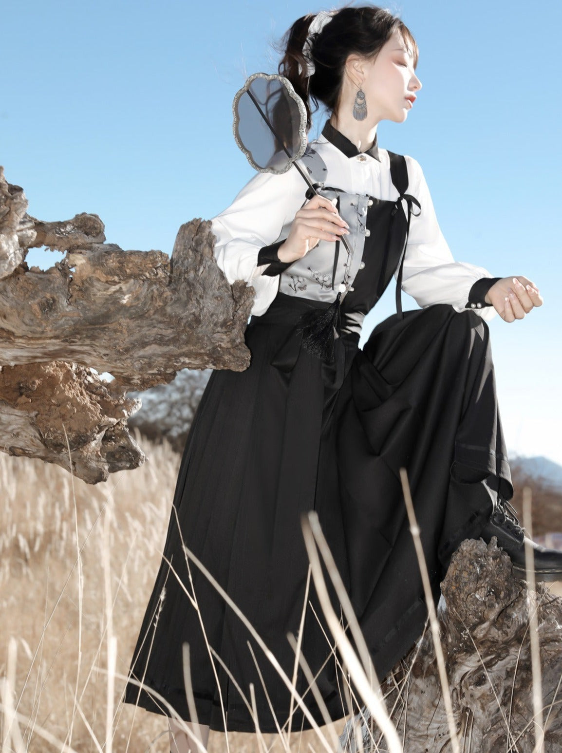 Hosenträger Weste China + Bluse Blume Bi-color Asymmetrisch Dunkel