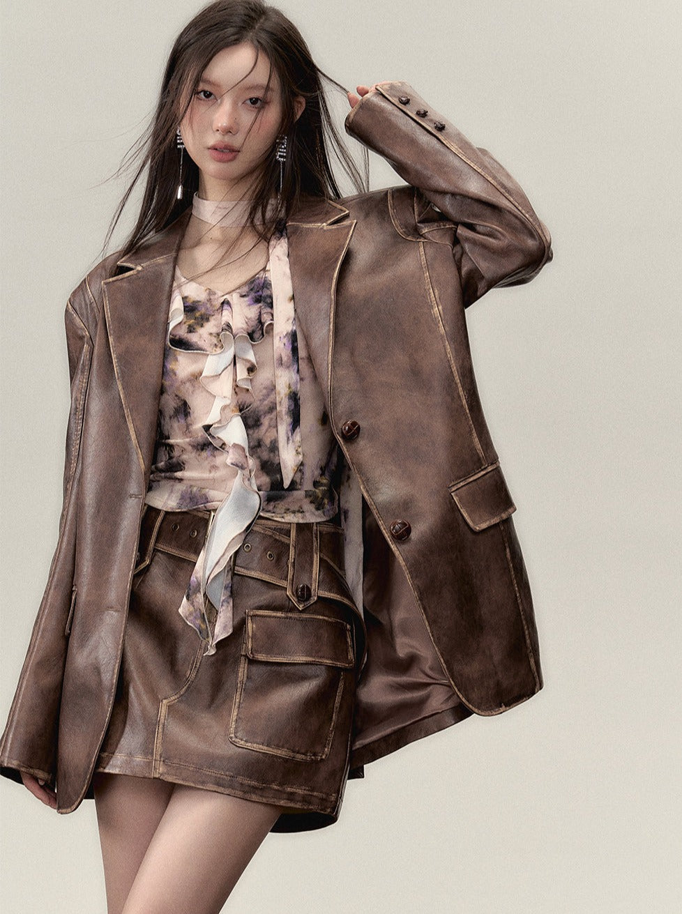 Veste en cuir Osh + jupe courte
