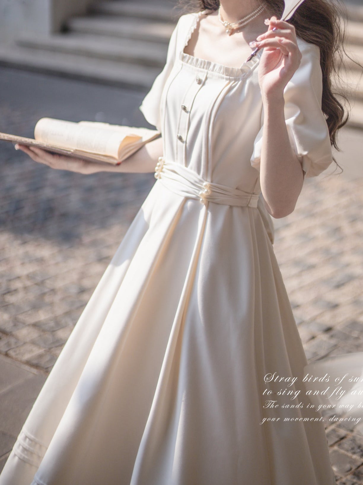 Apricot Satin Perlenkragen + Retro Gürtel Kleid French Square