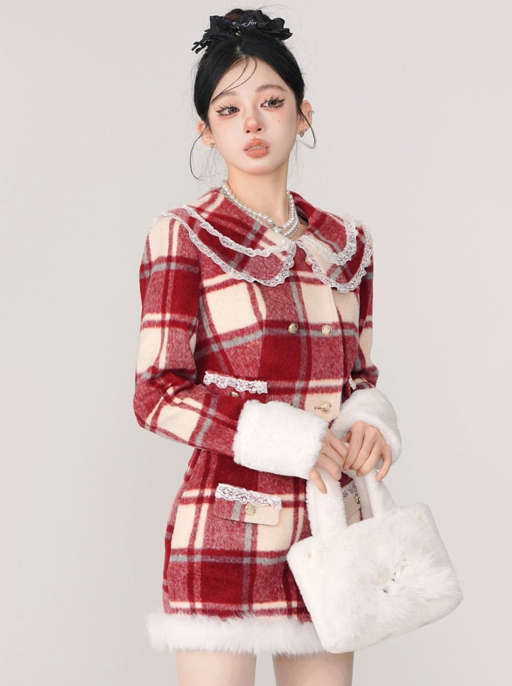 Veste à carreaux rétro avec col en dentelle française et jupe double à carreaux en fourrure