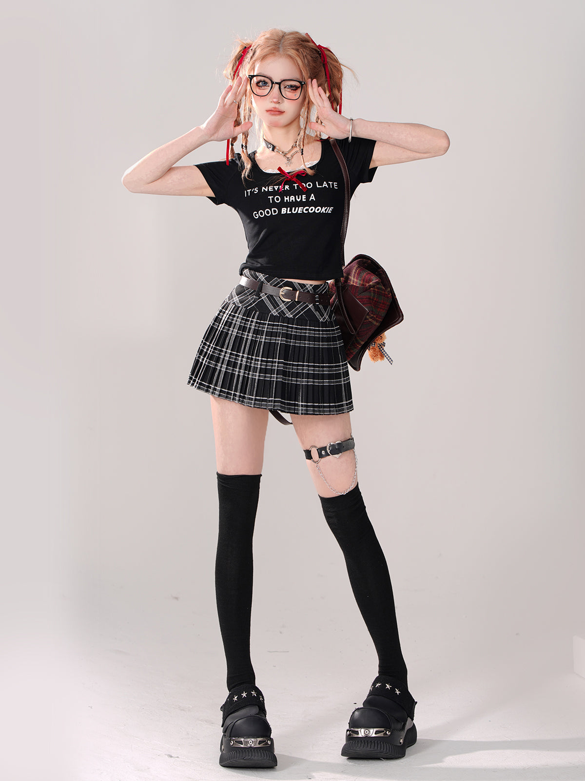 Ribbon Black Generation Cropped Logo First T-Shirt