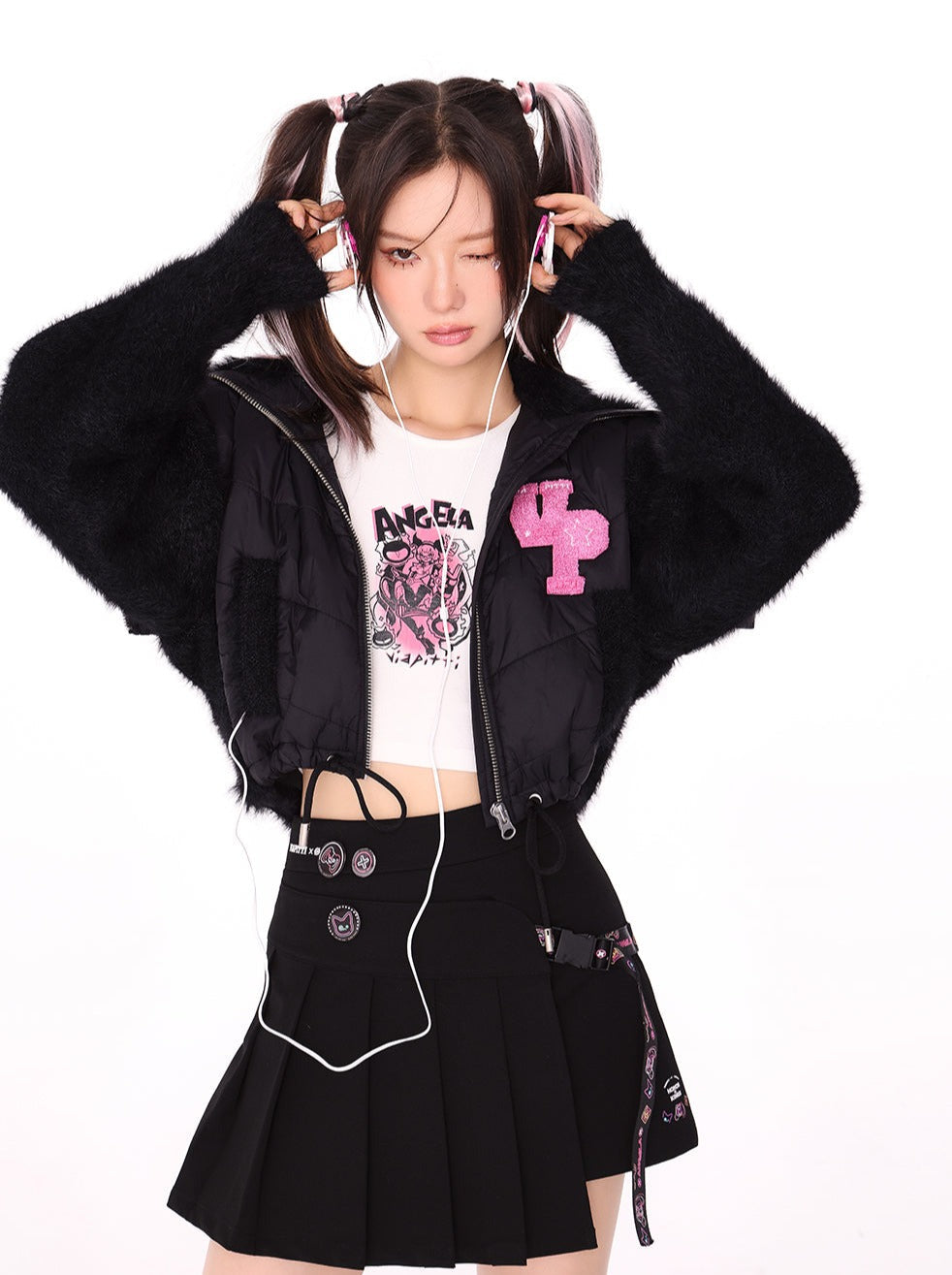 Kurze Oberbekleidung mit Pelzkragen