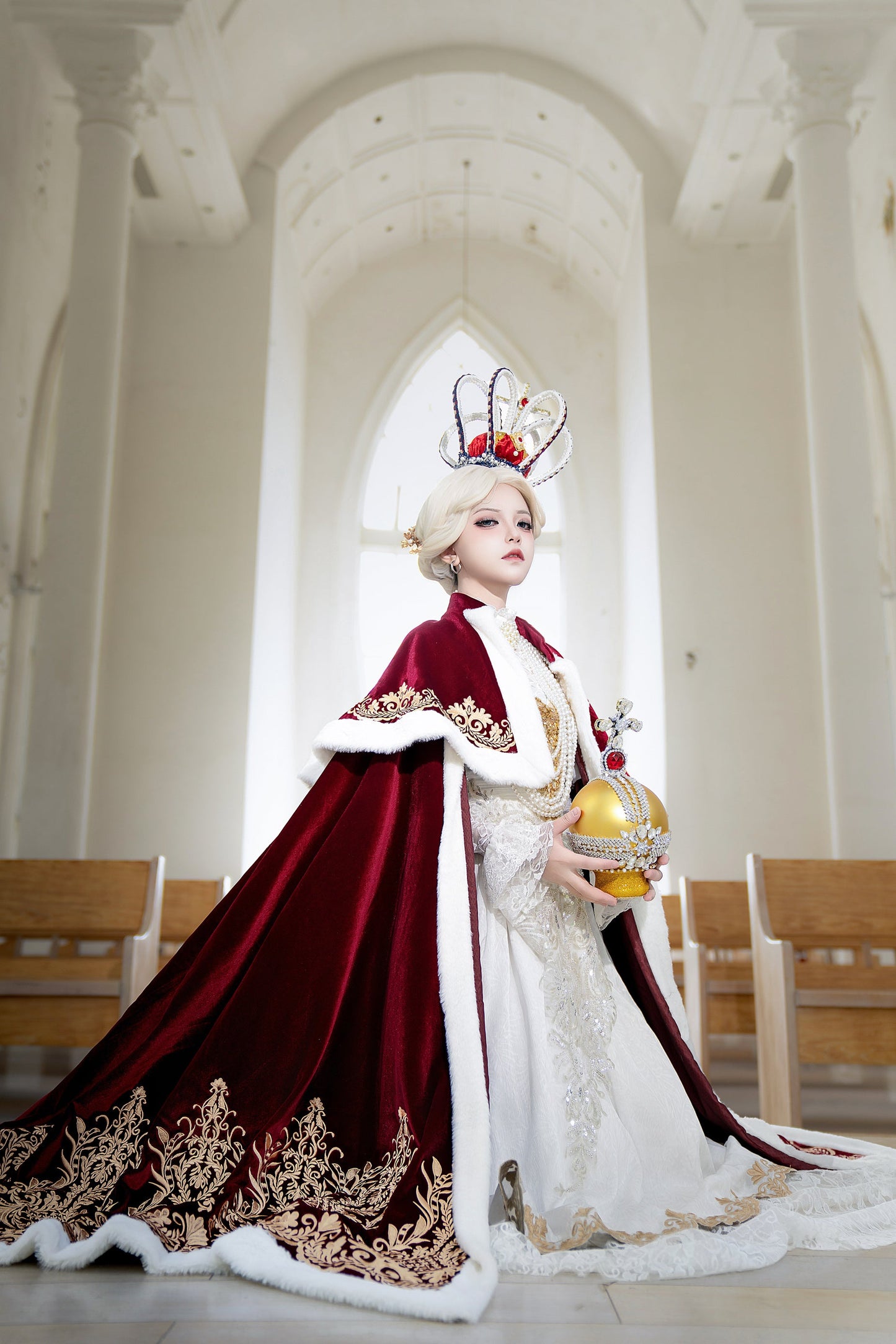 Pre-order + product Dress Version Gorgeous Queen Cape Regular