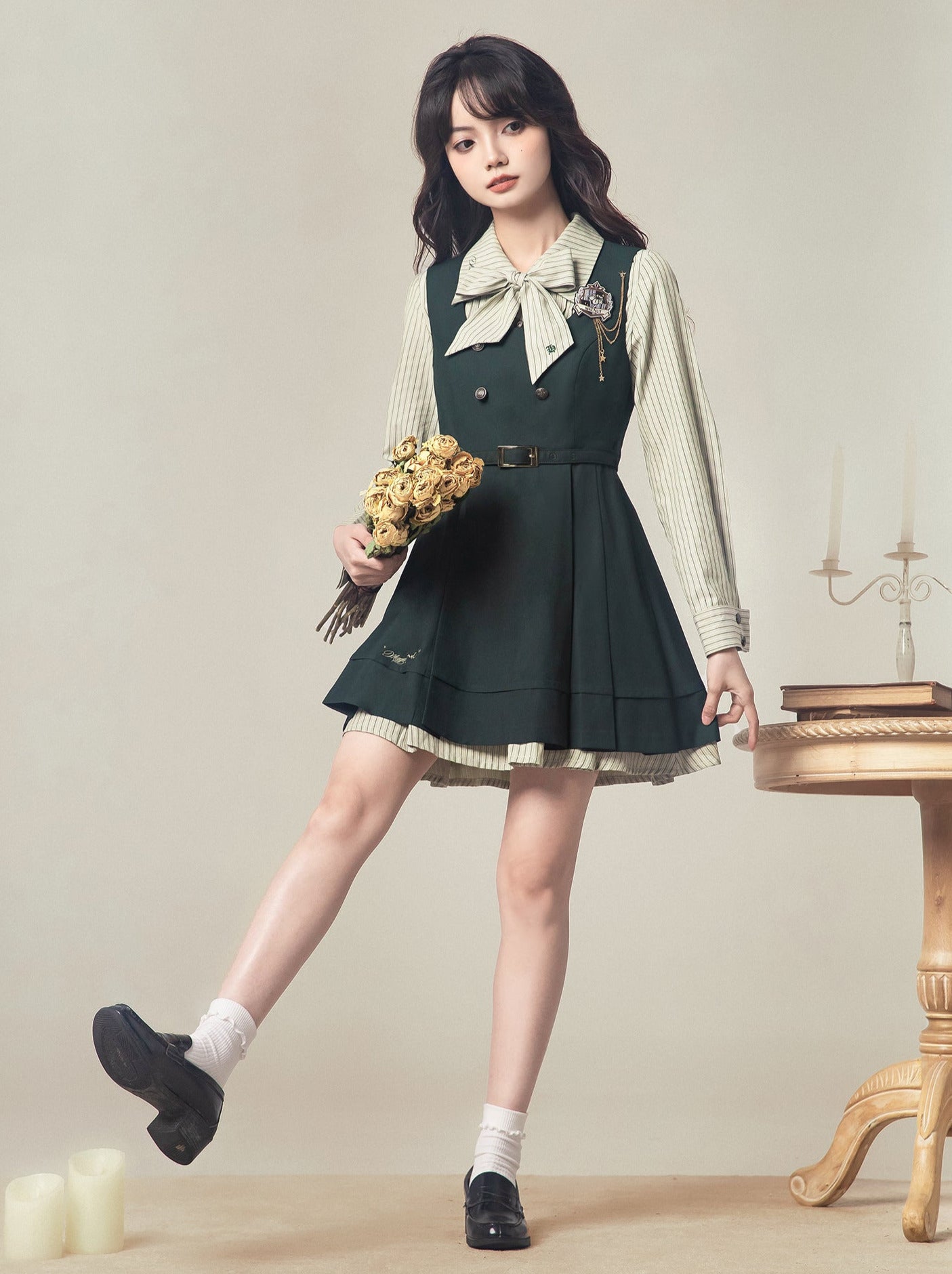 Gilet rayé Robe magique Costume de nuit Broderie Chemise Robe Badge