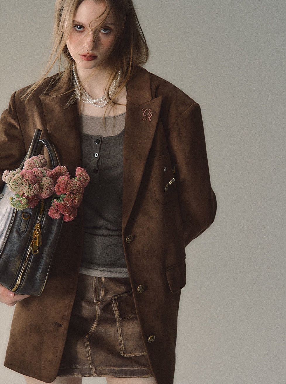 Costume en velours et veste en imitation daim