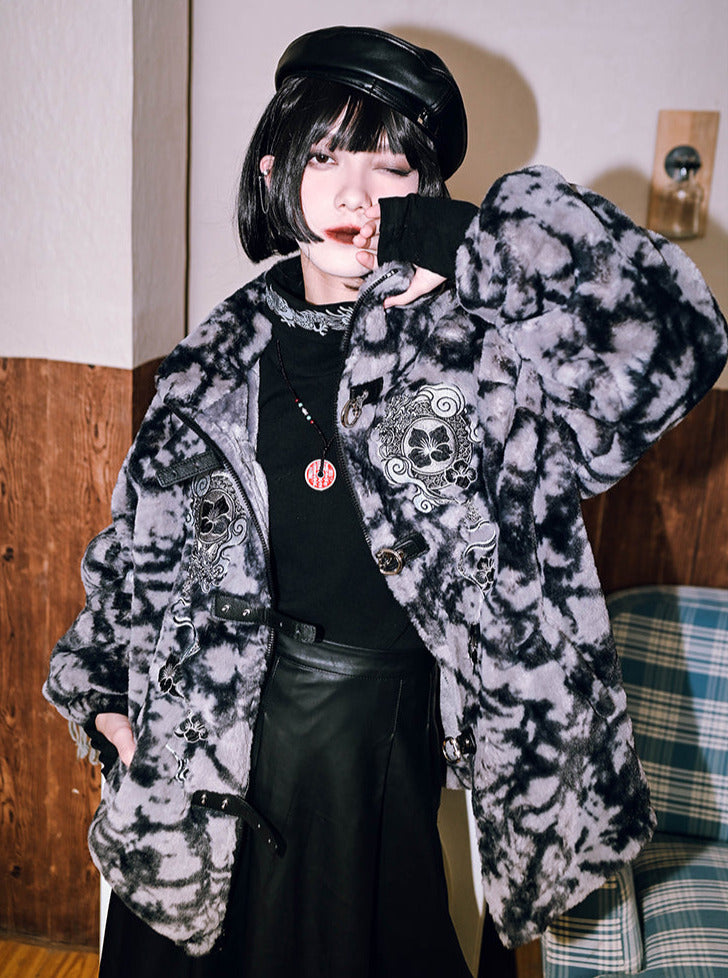 High Base Shirt mit Drachen-Print am Hals