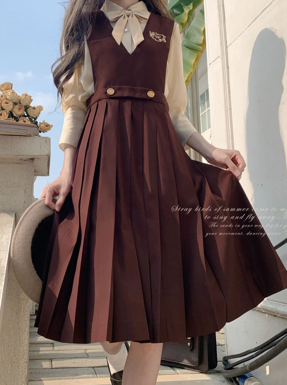 Jupe gilet universitaire en mousseline de soie + style chemise crème accessoires ruban intérieur col en V