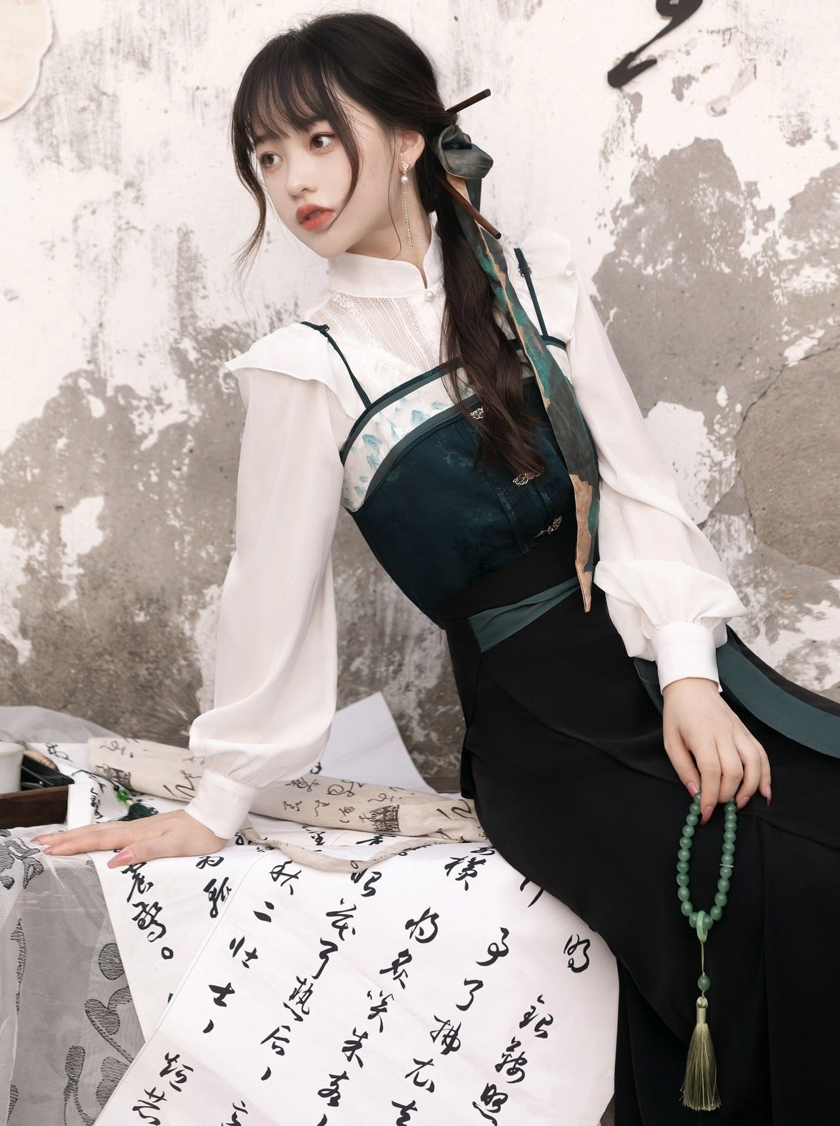 China Suspenders Blouse Green Dark + Skirt + Scarf