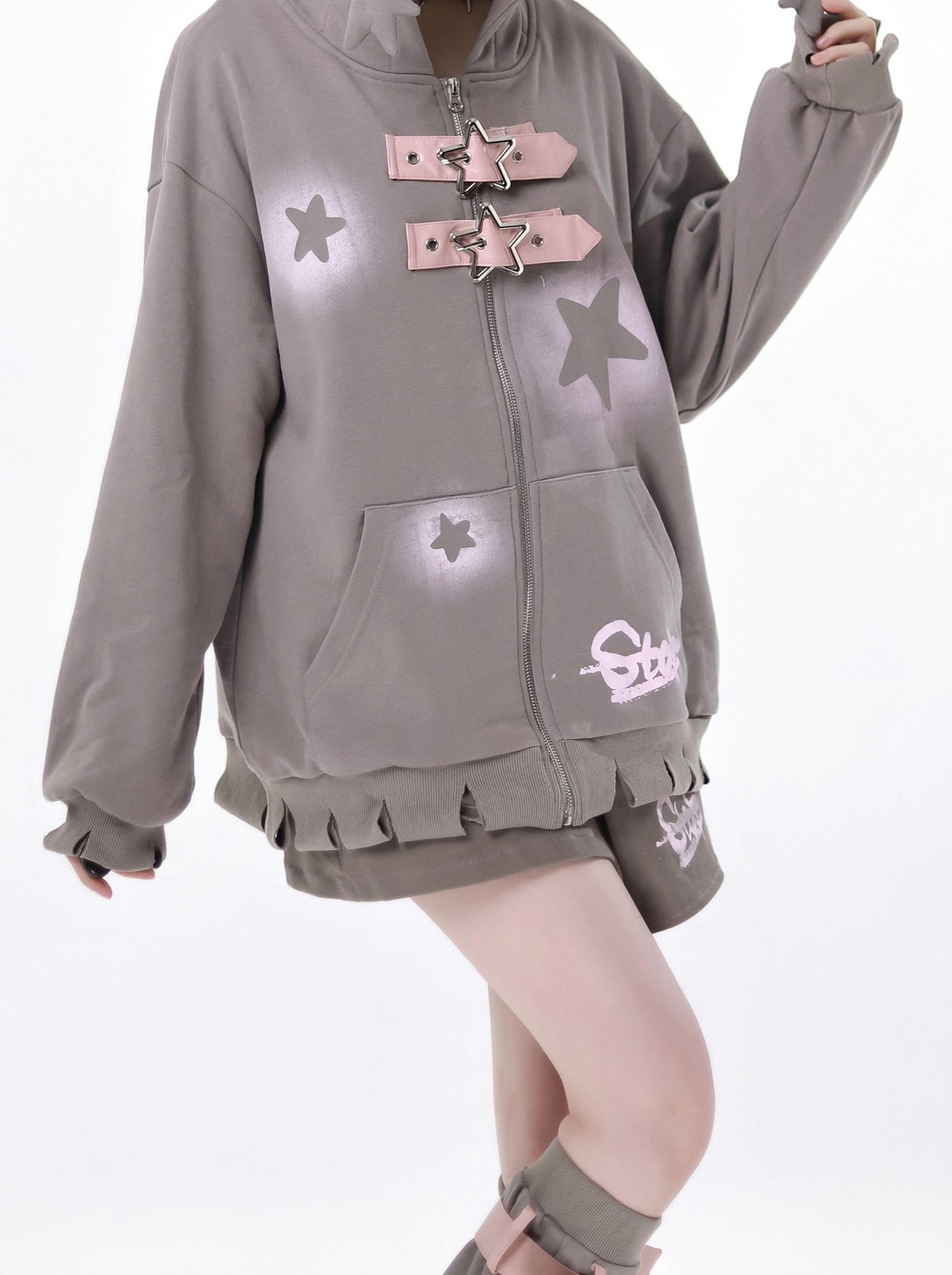 Star American Print Loose Zip Hoodie + Irregular Skirt + Leg Warmers