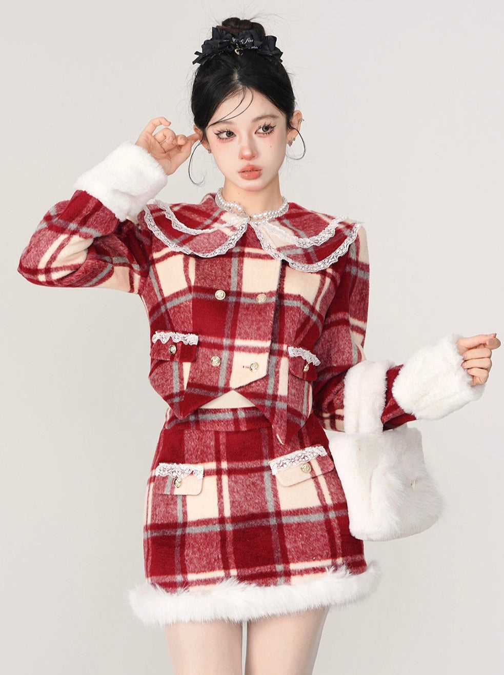 Veste à carreaux rétro avec col en dentelle française et jupe double à carreaux en fourrure