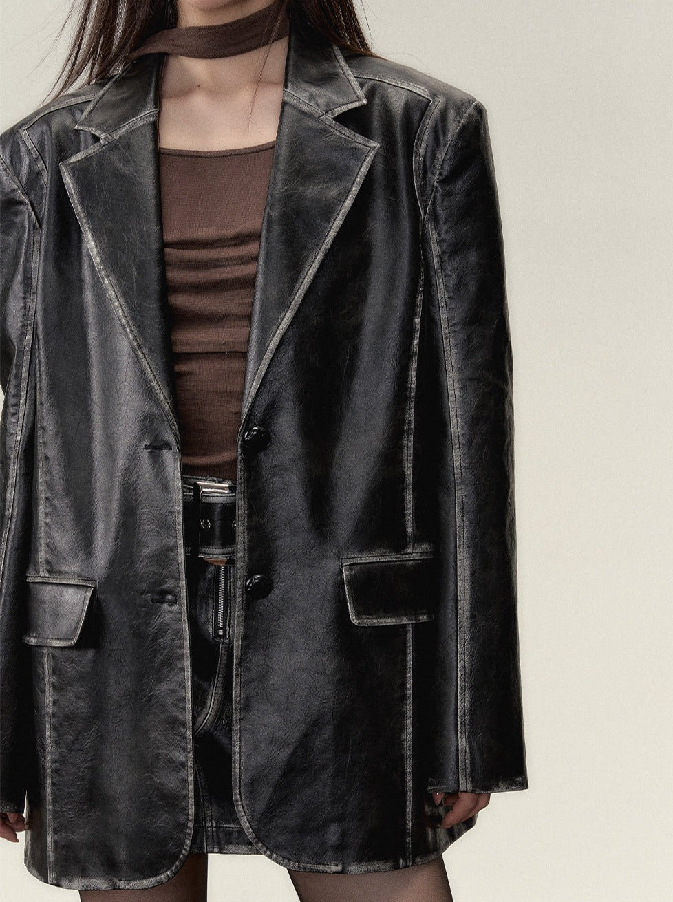 Veste en cuir Osh + jupe courte