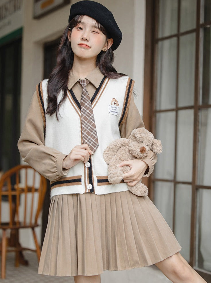 Chemise plissée en tricot universitaire + gilet habillé
