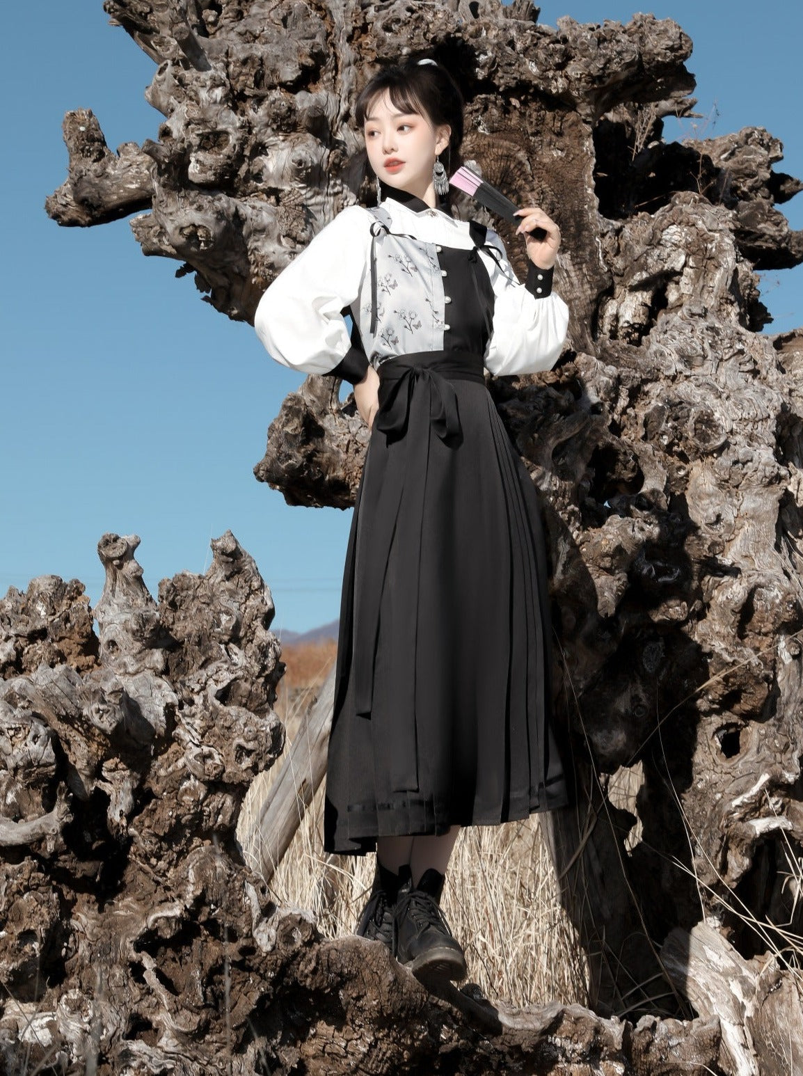 Hosenträger Weste China + Bluse Blume Bi-color Asymmetrisch Dunkel