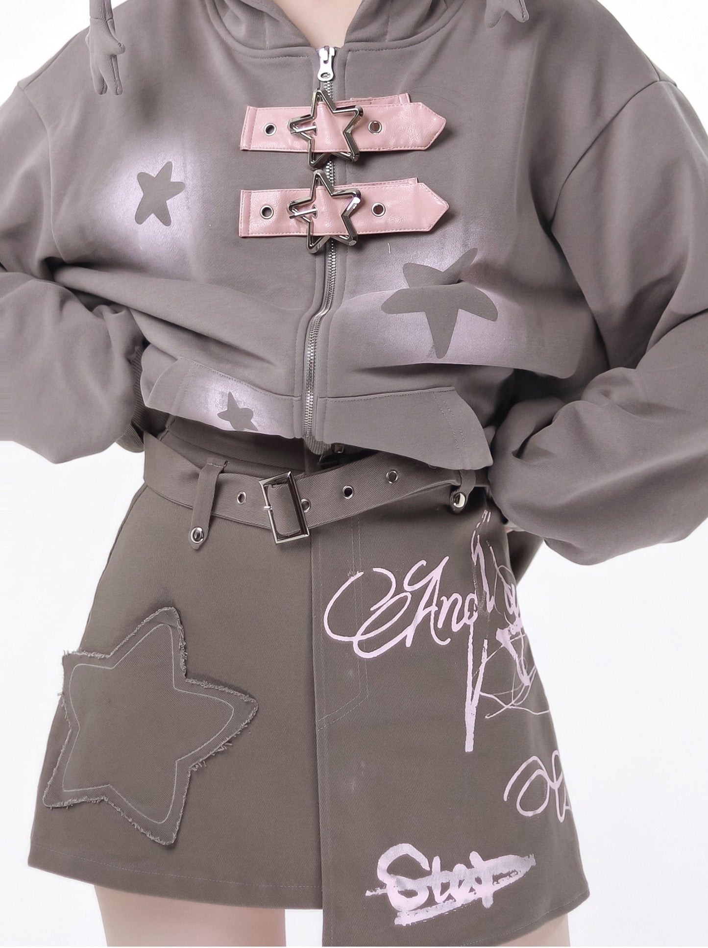 Star American Print Loose Zip Hoodie + Irregular Skirt + Leg Warmers