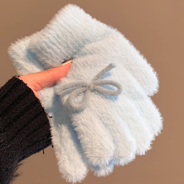 Flauschige Strickhandschuhe mit Schleife