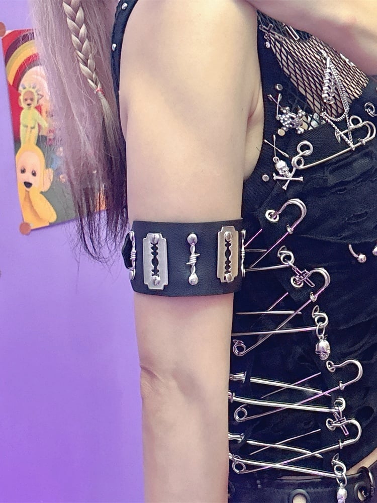 Rock Details Black Ring Punk Arm Studs