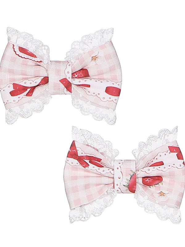 Hellrosa Lolita-Haarspangen mit Erdbeerdruck und Spitzenbesatz und Schleife