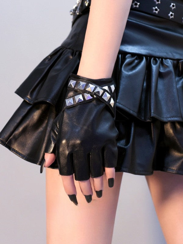 Details Steampunk Studs Black/White Finger Gloves