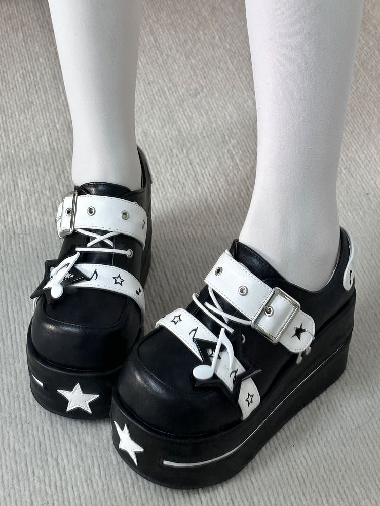 Schwarze Jirai Kei Star Plateauschuhe mit Schnallenriemen