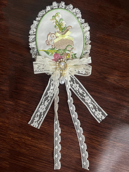 / Vase Lace Floral Embroidery Trim Brooch